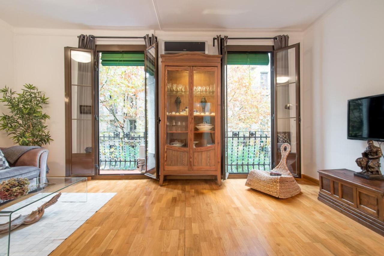 Art Nouveau Apartment Barcellona Esterno foto