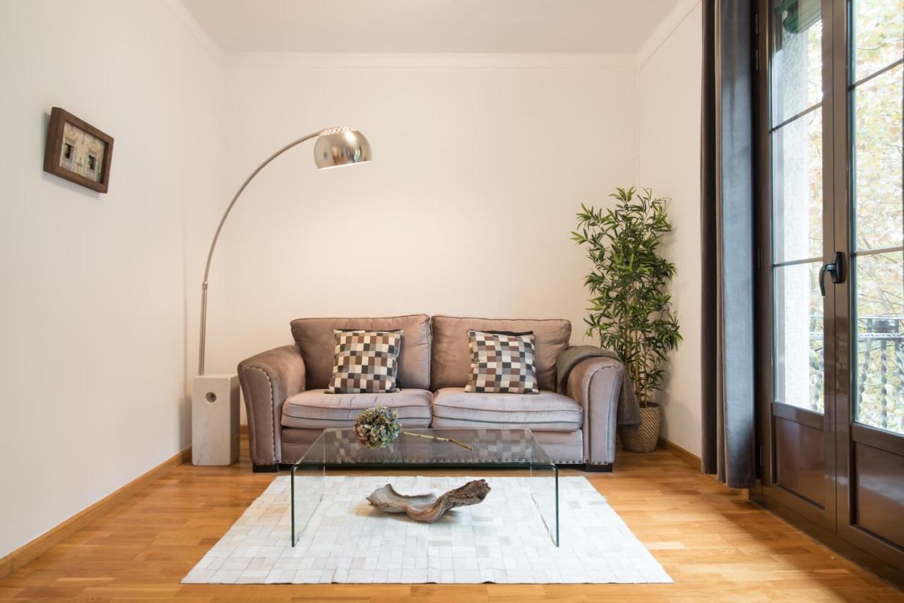 Art Nouveau Apartment Barcellona Esterno foto