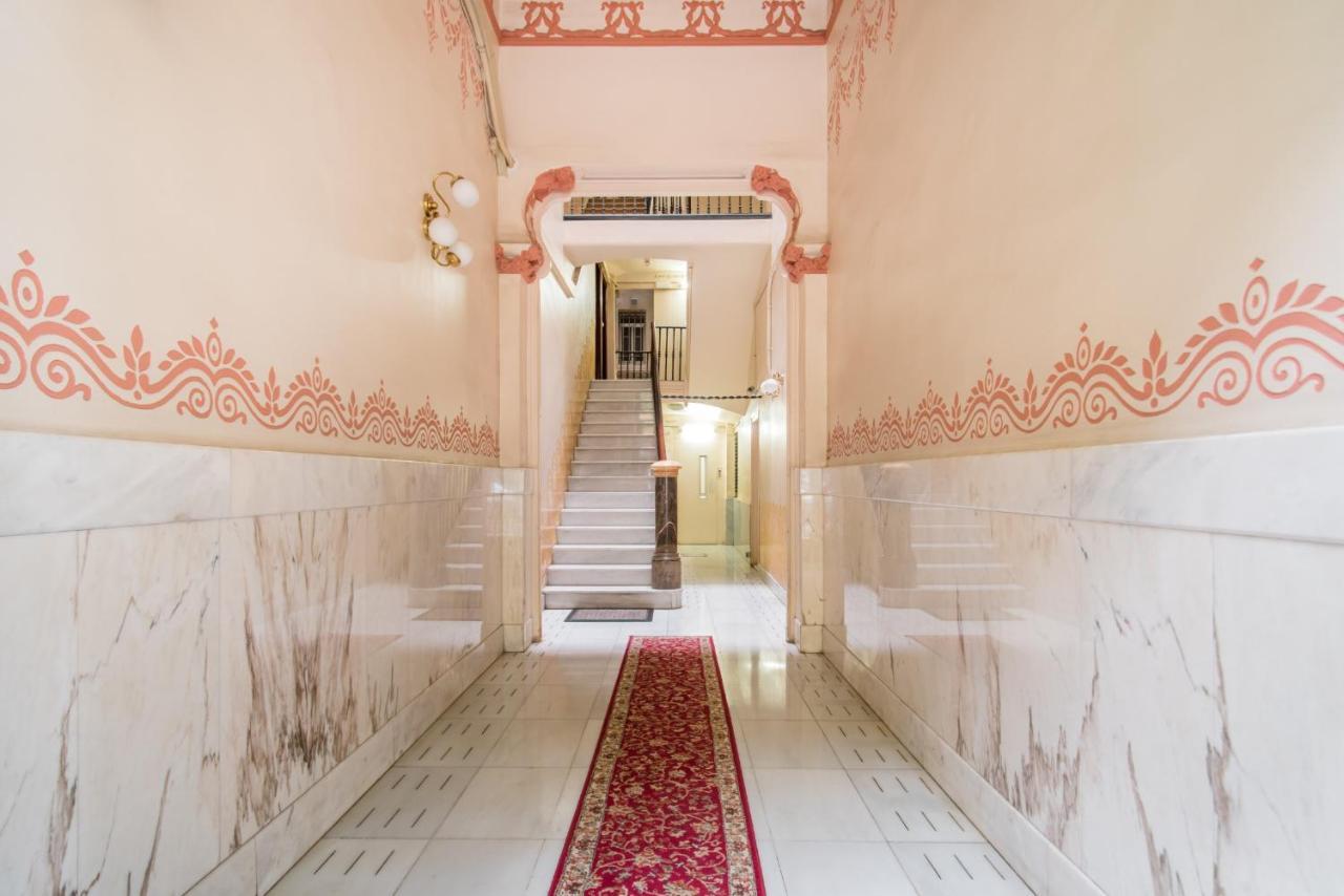 Art Nouveau Apartment Barcellona Esterno foto